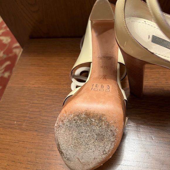 Authentic Louis Vuitton platforms. - Picture 2 of 7